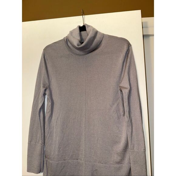 Banana Republic Small Merino Wool Turtleneck Long Sleeve Sweater Dusty Purple - Picture 3 of 9